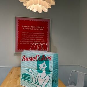 SusieCakes Branded Shopping Bag